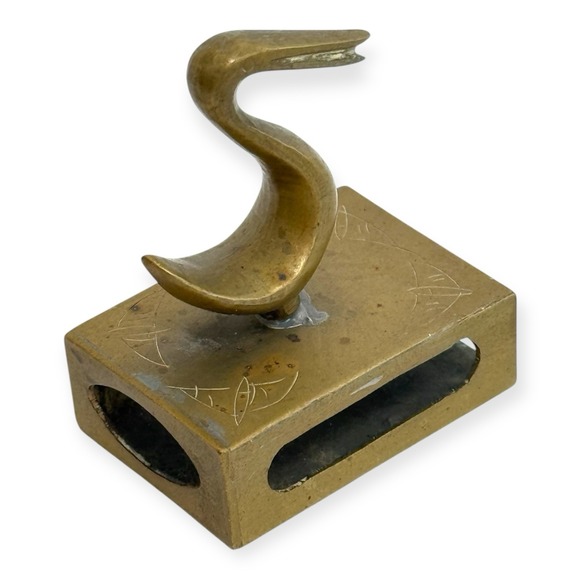Vintage Brass Pelican Matchbox Holder Safe Mid-Century Desk Lounge Accessory - Picture 7 of 12